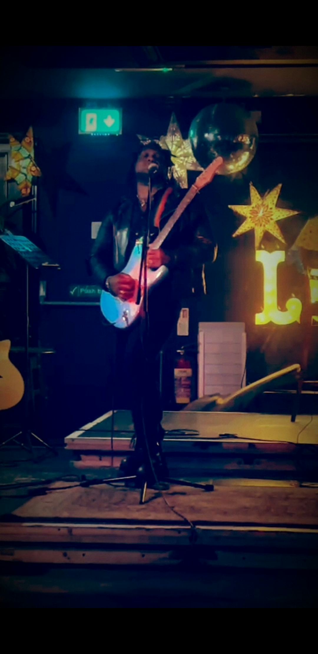 Shreddin' it at The Reindeer...  #totalguitarshreddarie #musician #guitarist #livemusic