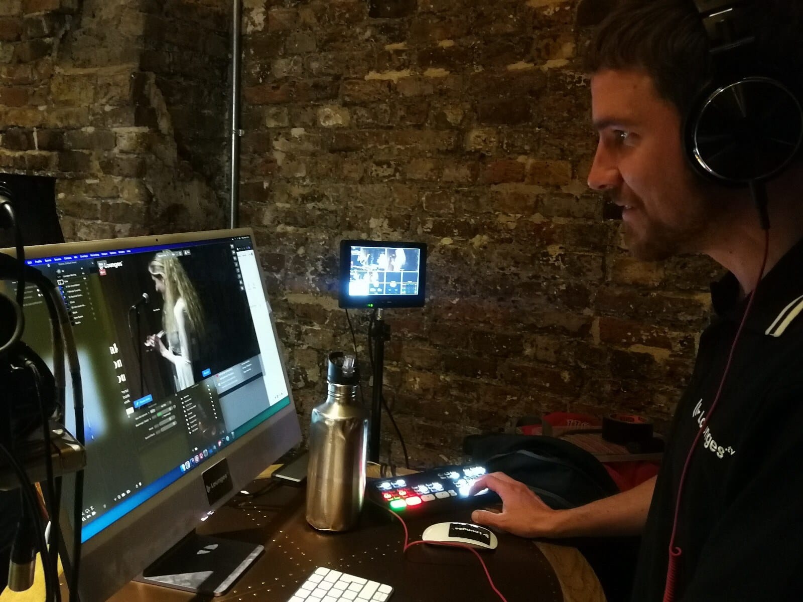 Why More Creators Are Turning to Live Streaming