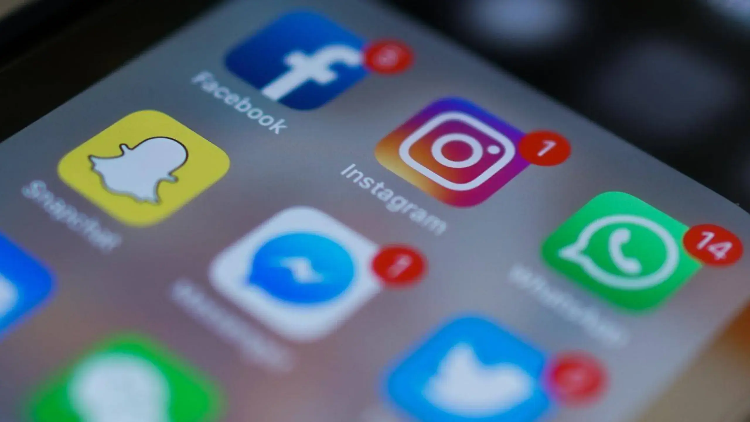 Harnessing the Power of Social Media for Live Streaming Success