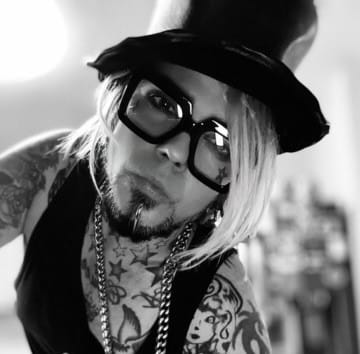 Afternoon Vibes with Lukas Rossi: Live at 1 PM ET!