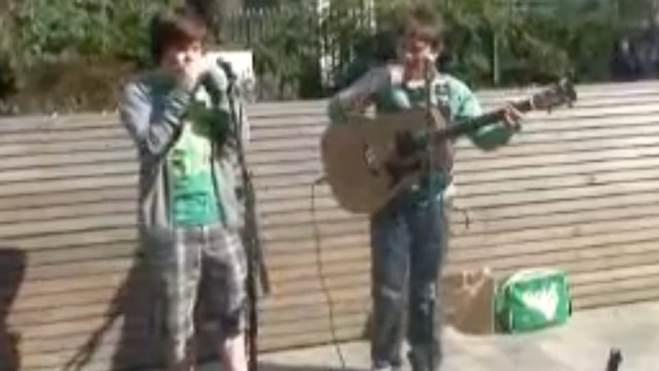 Dylan and Liam Busking in brighton 2010