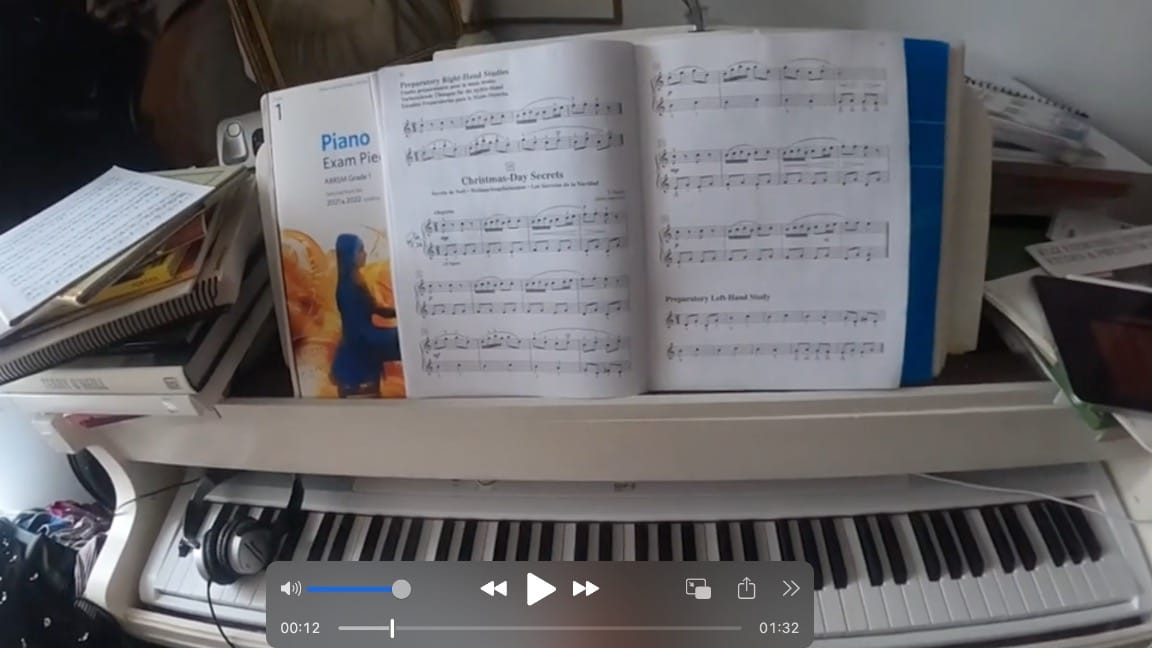 Suzuki Piano Book One Christmas Song Left Hand free lesson with Sarnia de la Mare FRSA