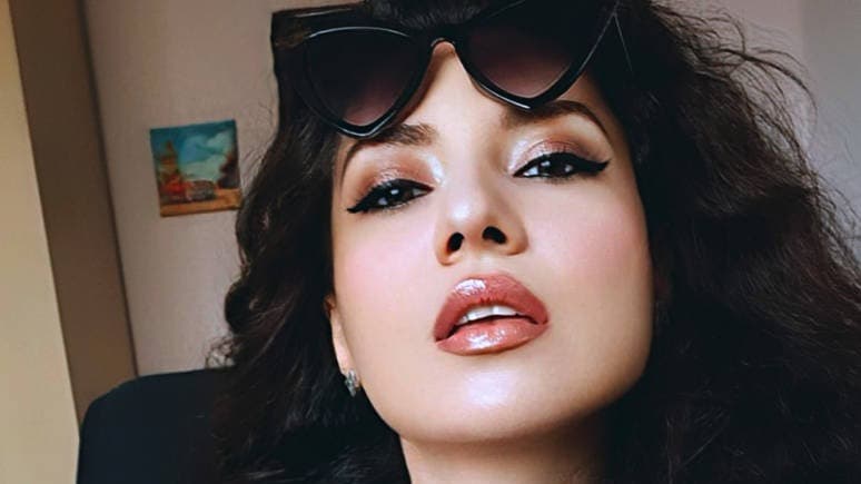 Giulia Mihai's Live Stream