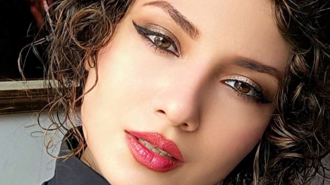 Giulia Mihai's Live Stream-great love songs covers-songs request